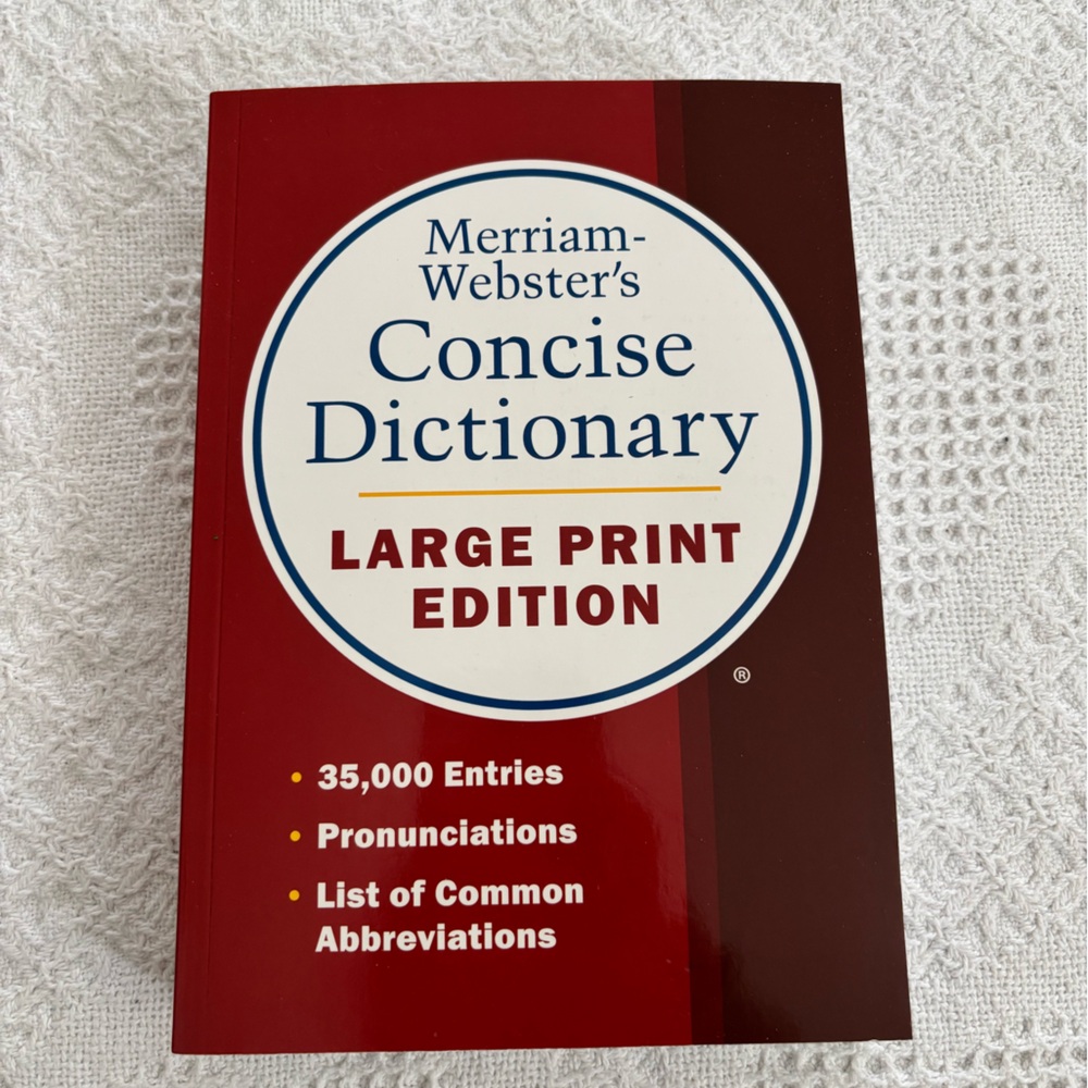Merriam Webster’s Concise Large Print Dictionary Preowned Like New